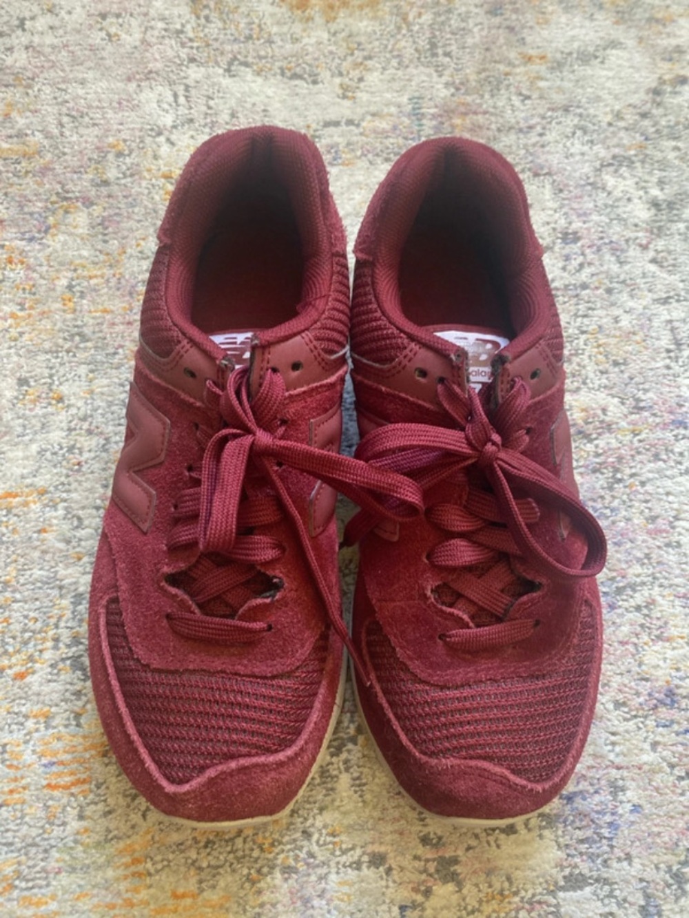 Men’s size 5 EXTRA WIDE WIDTH Maroon New Balance 574 Classic Sneakers